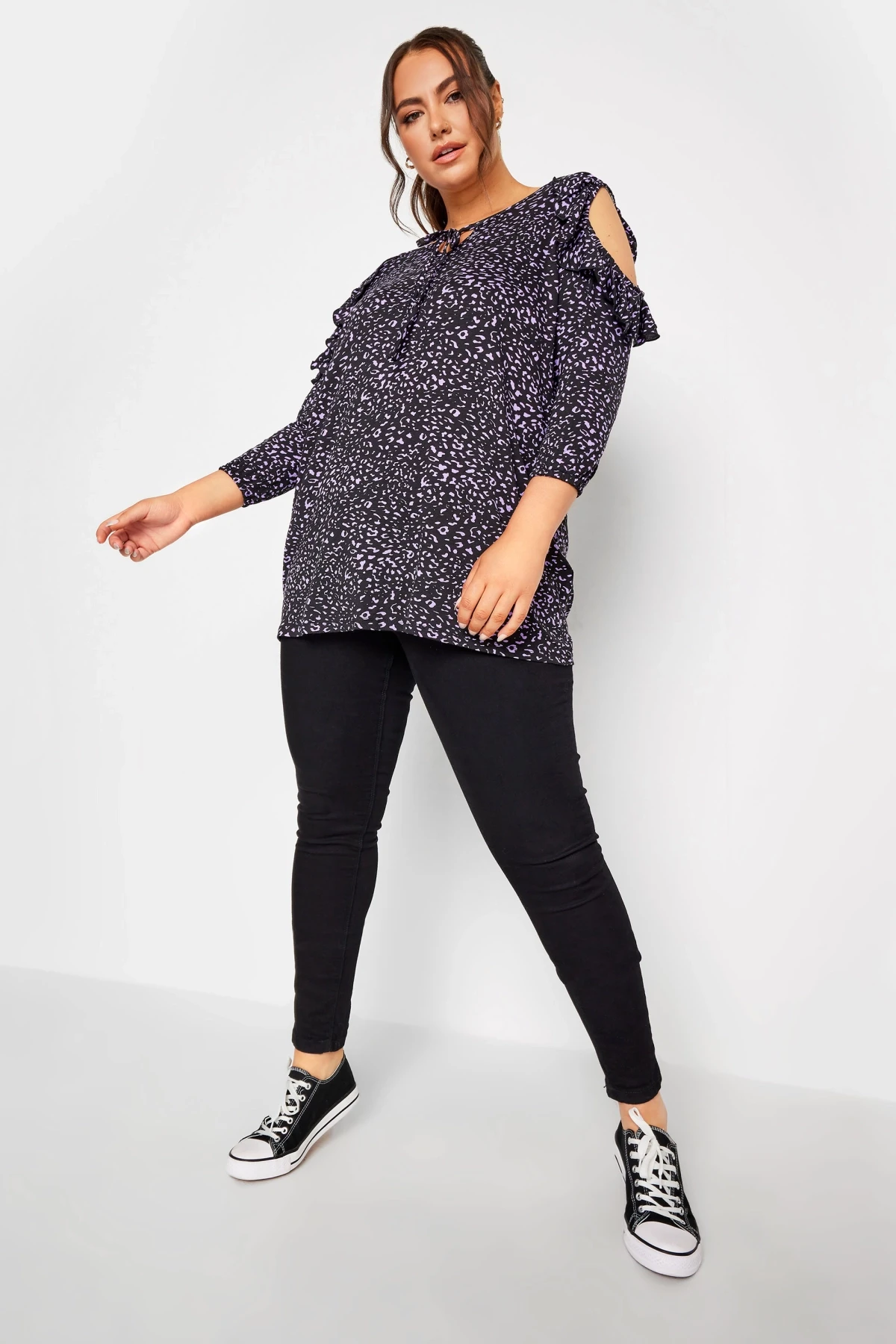 Büyük Beden Omuz Fırfır Detaylı Yakası Bağcıklı Fakir Kol Bluz 302486