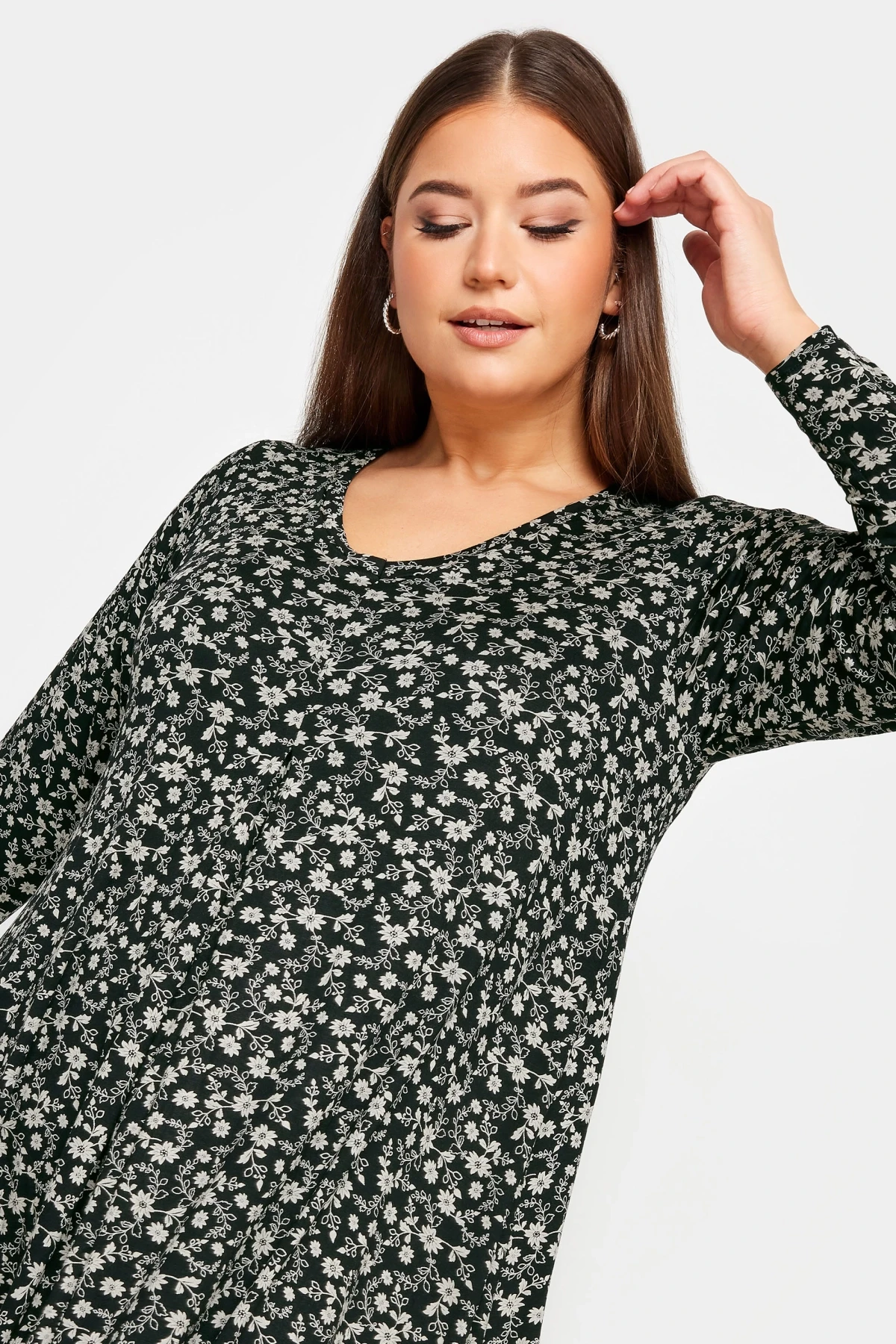 Büyük Beden V Yaka Çiçek Desenli Uzun Kollu Kısa Elbise 302734