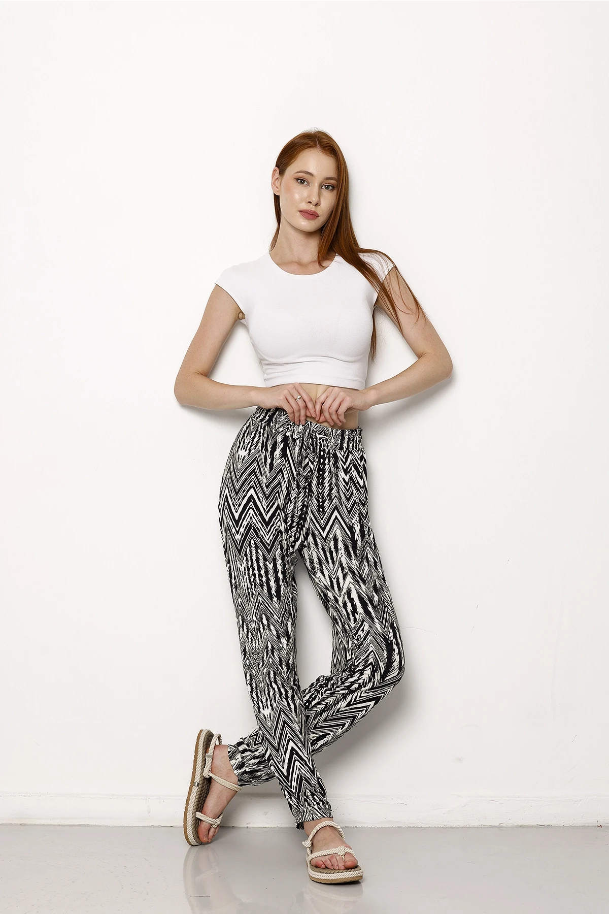 Beli Ve Paçası Lastikli Dar Paça Cepsiz Desenli Pantolon 1086