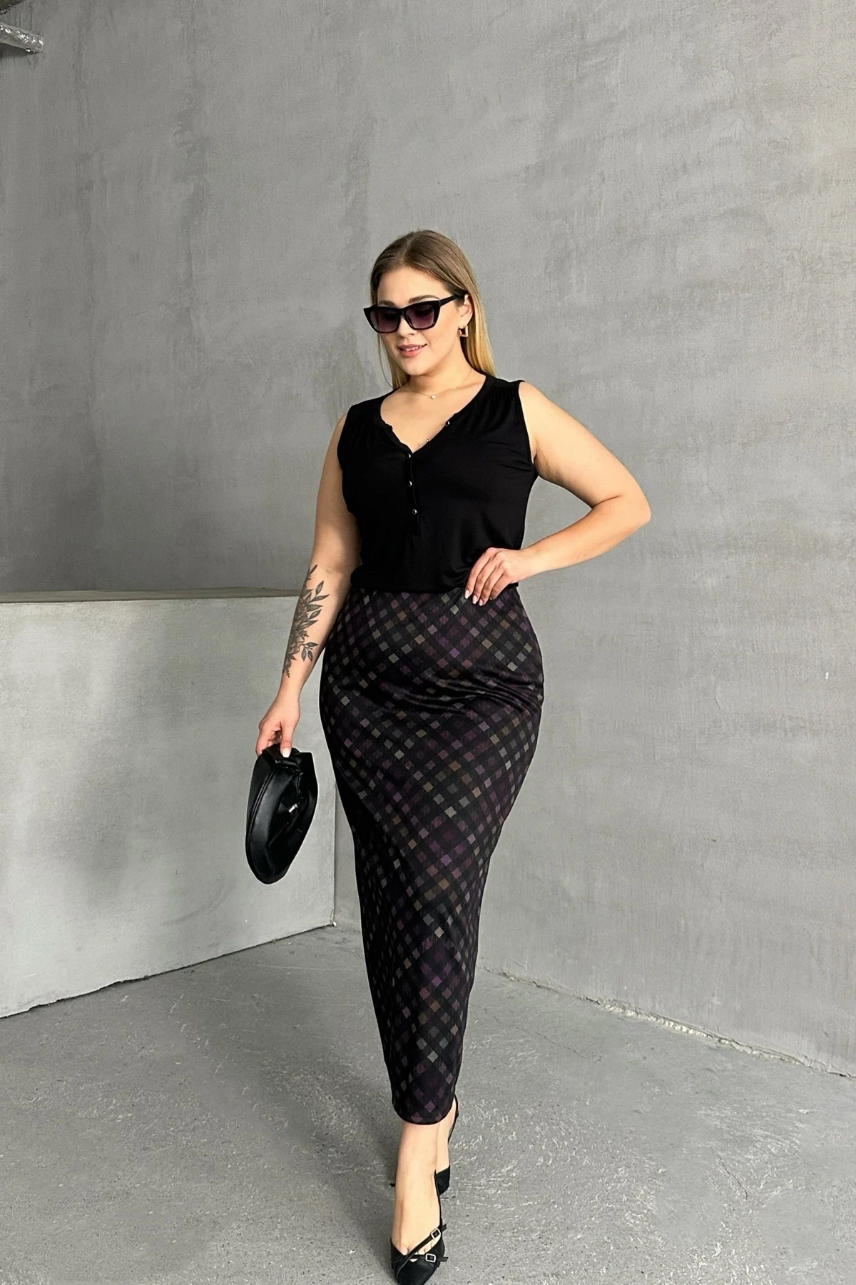 Büyük Beden Baklava Desenli Cepsiz Midi Boy Etek 302495