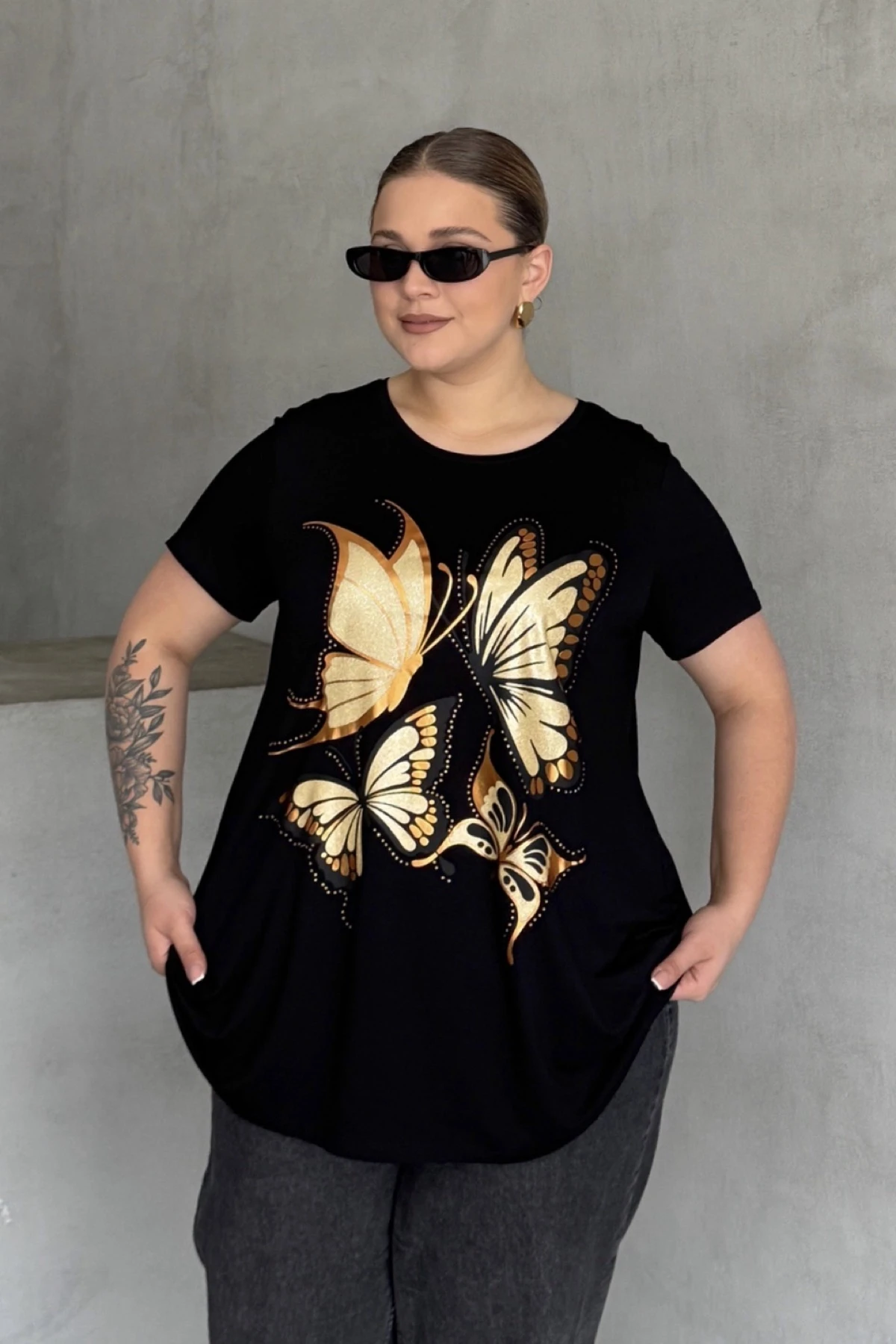 Büyük Beden Kelebek Baskılı Parlak Simli T-shirt 302275