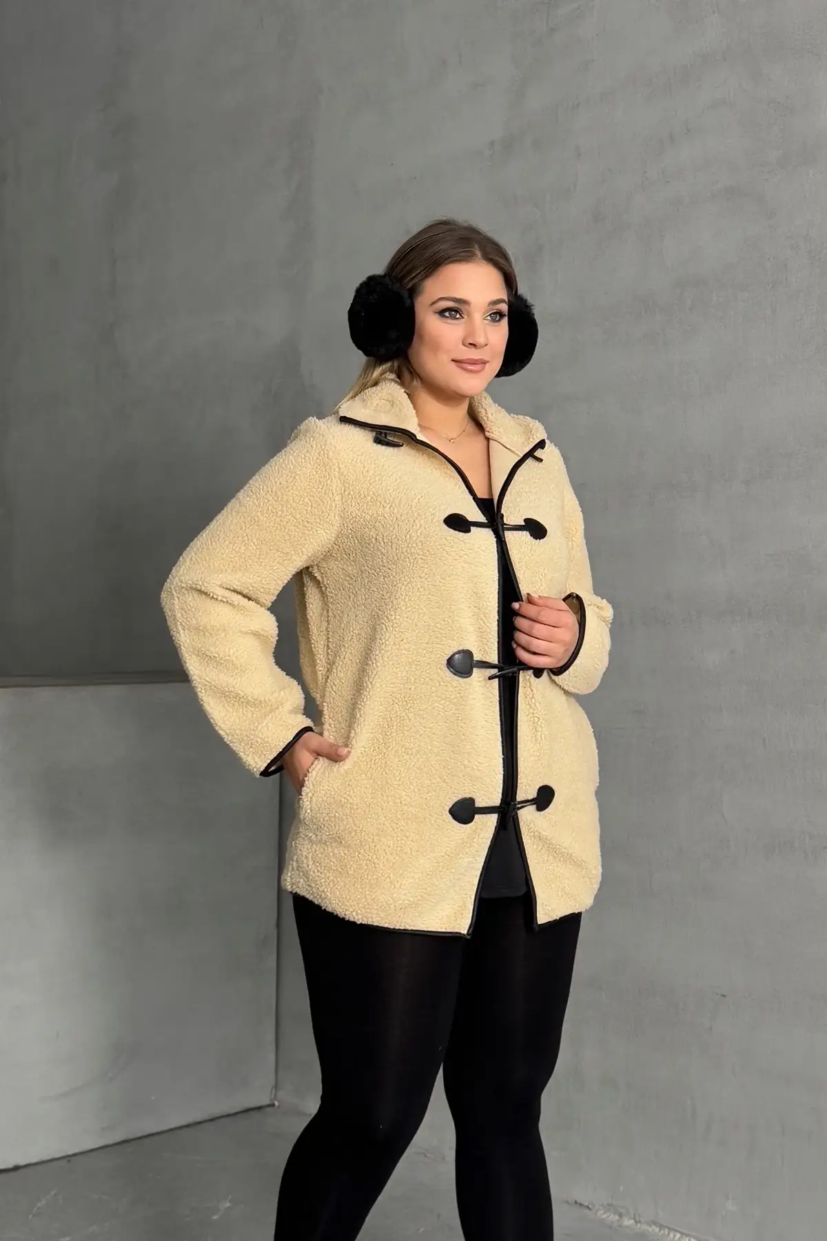 Büyük Beden Önü Kapamalı Cepli Uzun Kollu Peluş Mont 301815