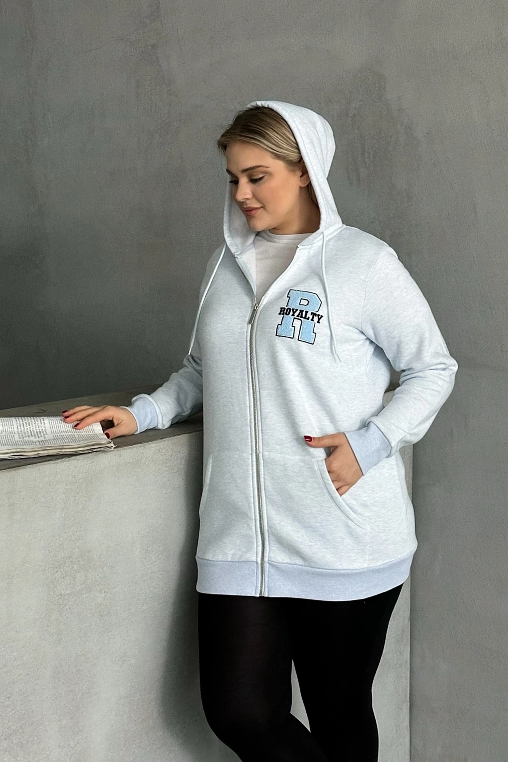 Büyük Beden Uzun Kollu Kapüşonlu Fermuarlı Cepli Yumuşak Hırka 302571