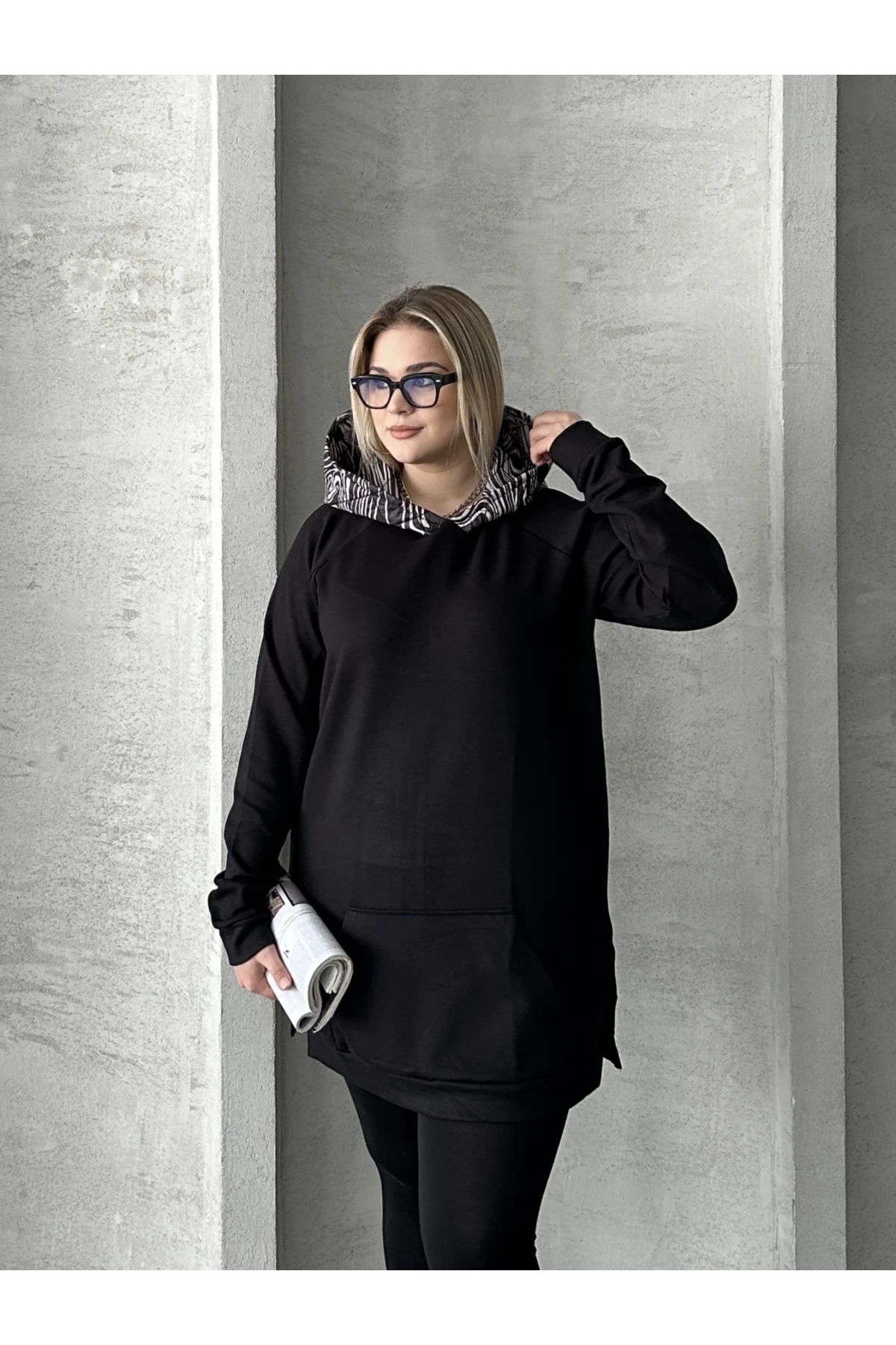 Büyük Beden Uzun Kollu Kapüşonlu Kanguru Cepli Yanları Yırtmaçlı Sweatshirt 300372