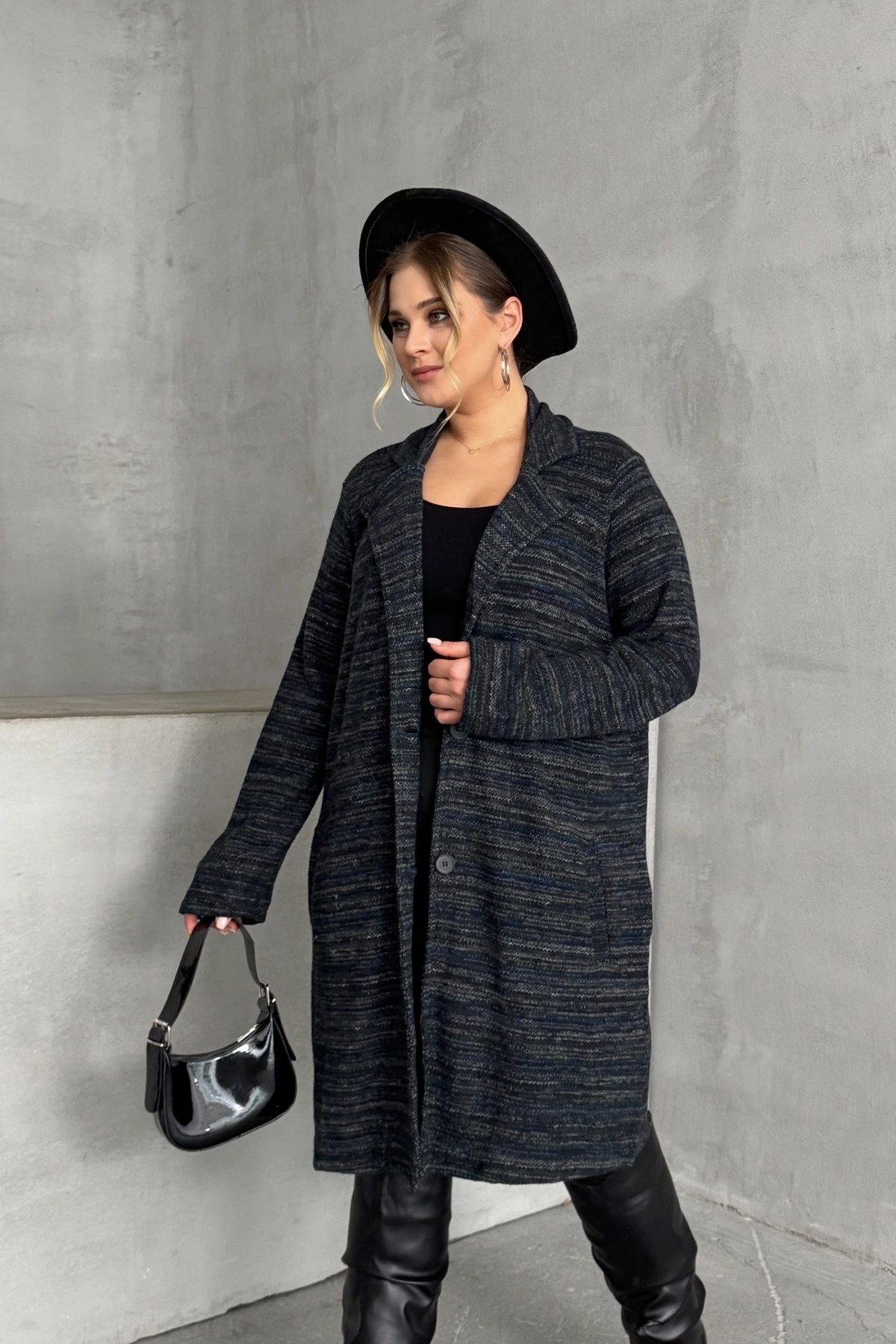 Büyük Beden Uzun Kollu Önü Düğmeli Cepli Uzun İnce Ceket 301800