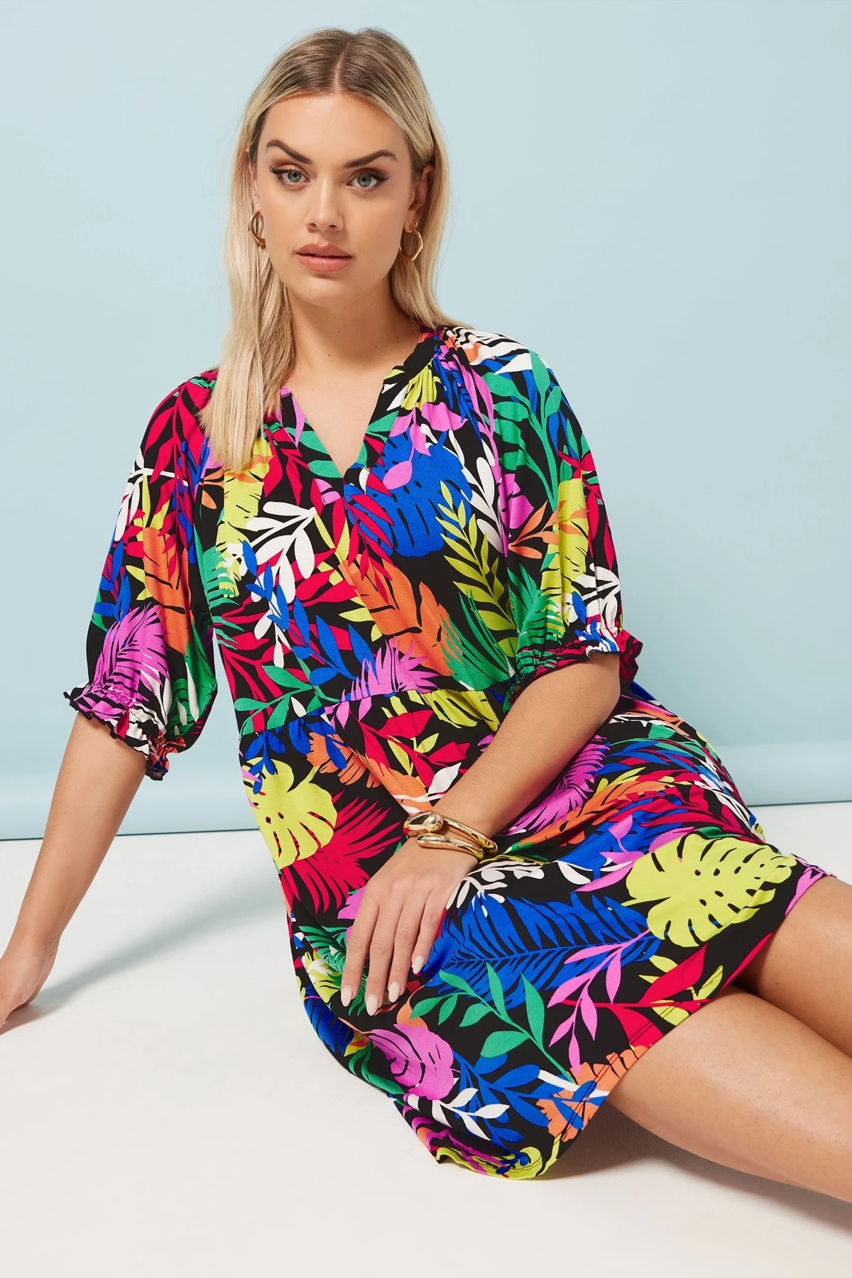 Büyük Beden V Yaka Çiçek Desenli Mini Elbise 304070