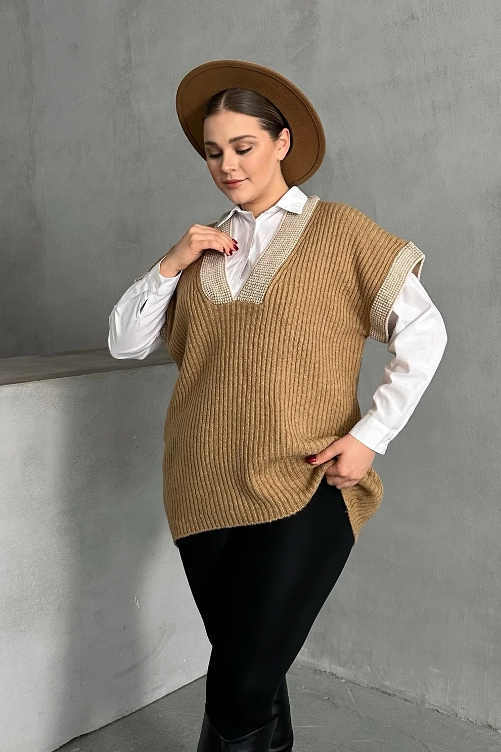 Büyük Beden V Yaka Kısa Kollu Triko Süveter 302135