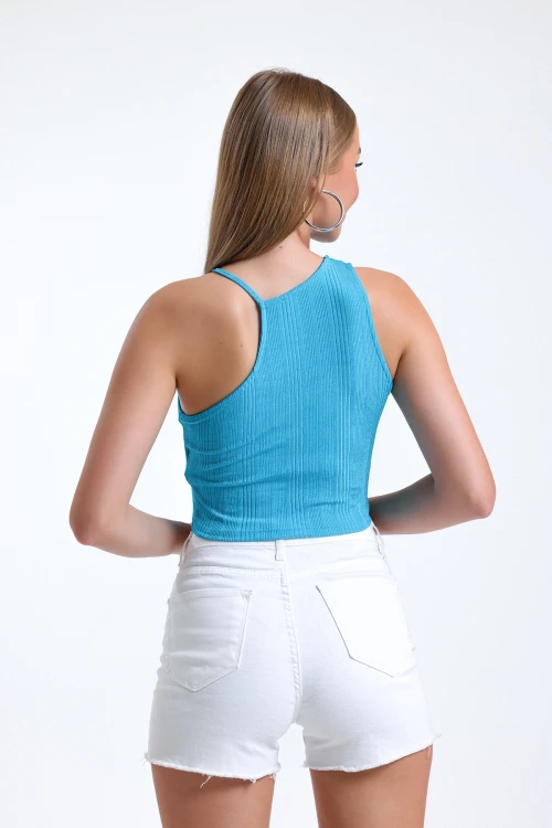 Asimetrik Omuz Detaylı Bisiklet Yaka Sıfır Kol Crop Bluz IHR-23Y-IZ42-U