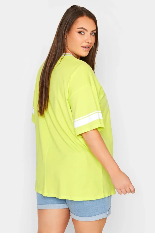 Büyük Beden Önü Baskılı V Yaka Yarım Kollu Uzun Kesim T-Shirt 321021