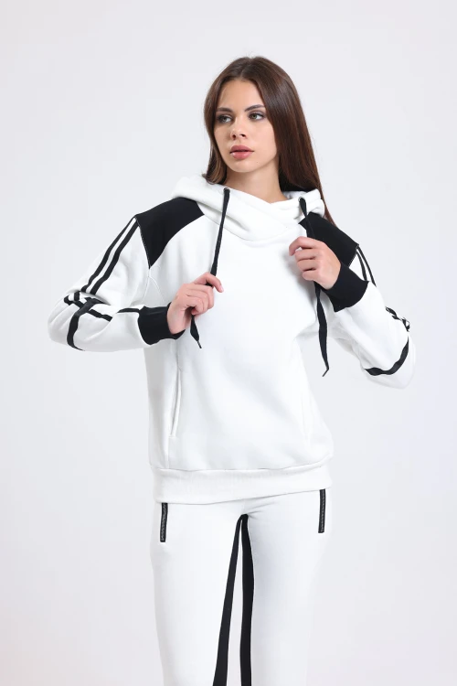 Kapüşonlu Altı ve Üstü Cepli Kolları Şeritli Dar Lastikli Paça Eşofman Takımı