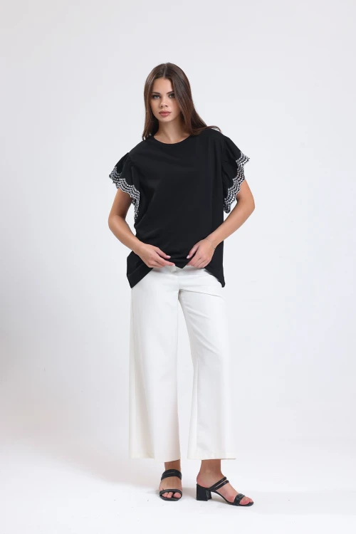 Kolları Nakış Detaylı Kısa Kollu Bisiklet Yaka Uzun Kesim Bluz 21000957