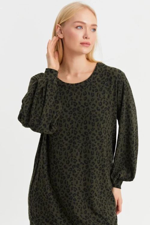 Leopar Desenli Yumuşak Dokulu Balon Kol Bisiklet Yaka Uzun Bluz IZ24BIG