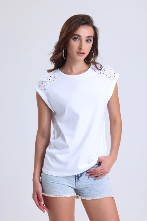 Bisiklet Yaka Omzu Dantel Detaylı Yarım Kollu T-shirt SAPKO-75