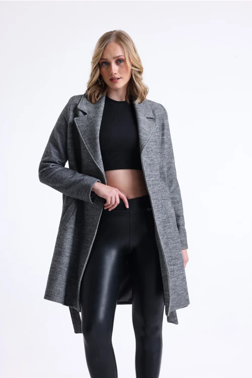 Uzun Kesim Düğmesiz Cepli İçi Astarlı Kuşaklı Kruvaze Kaban SU-46