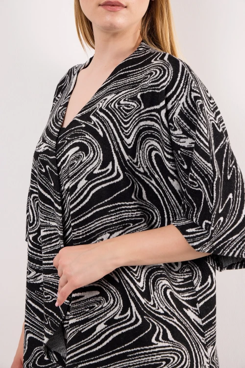 Asimetrik Kesim Fakir Kol Düğmesiz Desenli İnce Salaş Hırka