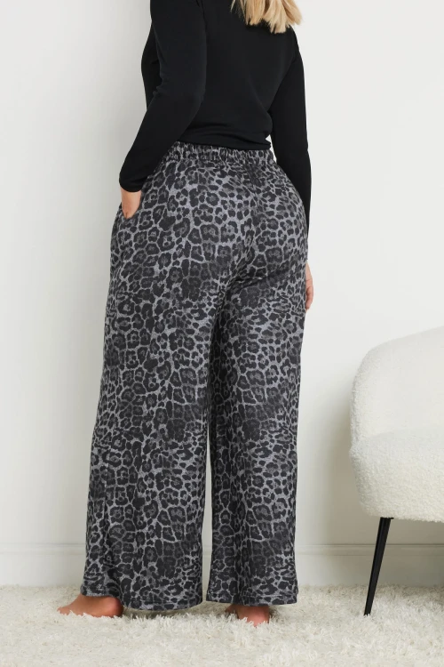 Büyük Beden Bol Paça Cepli Leopar Desenli Beli Lastikli Eşofman Altı 322356
