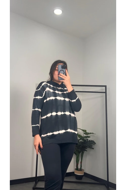 Büyük Beden Uzun Kollu Arkası Uzun Baskılı Kapüşonlu Sweatshirt 301588