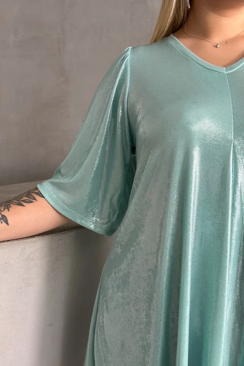 Büyük Beden V Yaka Kısa Kollu Parlak Görünümlü Bluz 303379