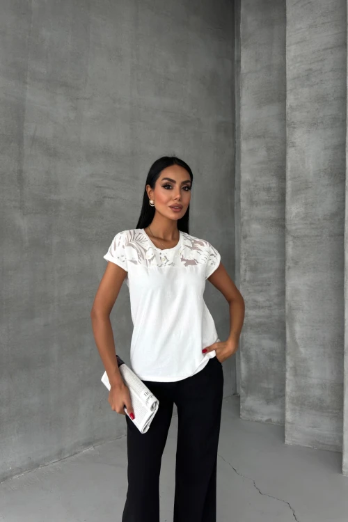 Yakası Dantel Boncuk Detaylı İşlemeli Bisiklet Yaka Yarım Kol Bluz VLMB-414-B