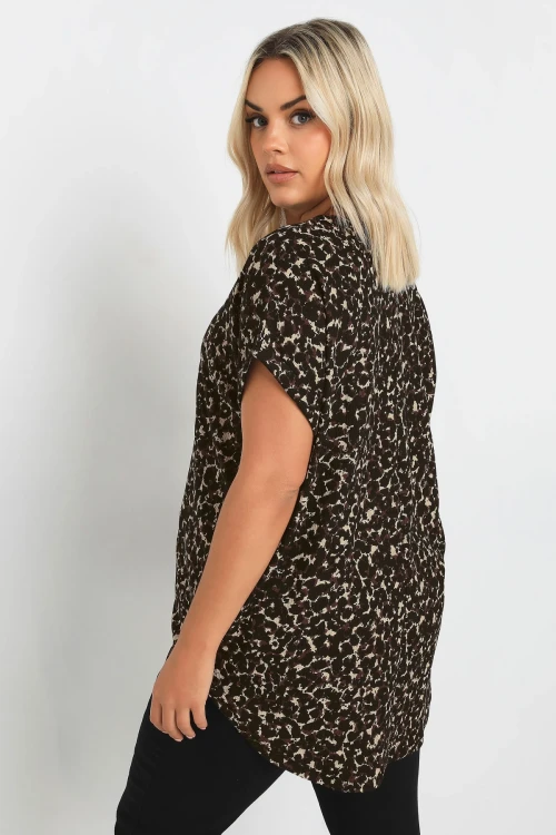 Büyük Beden Çentik Yaka Kısa Kollu Leopar Desenli Bluz 322198