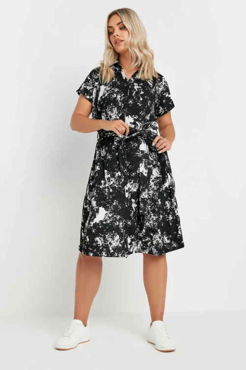 Büyük Beden Soyut Desenli Önü Düğmeli Kuşaklı Midi Boy Elbise 303330