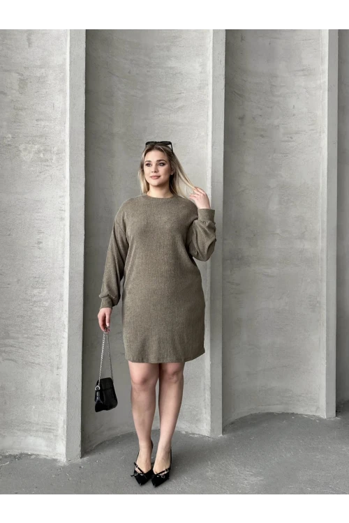Büyük Beden Uzun Kollu Bisiklet Yaka Düz Kesim Elbise 106-97