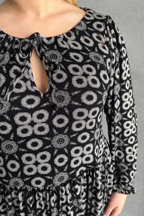 Büyük Beden Uzun Kollu Yakası Bağlamalı Eteği Pileli Elbise 100-75