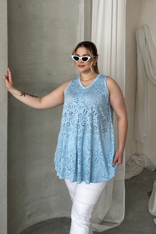 Büyük Beden V Yaka Sıfır Kol Dantel Detaylı Astarsız Bluz 302965