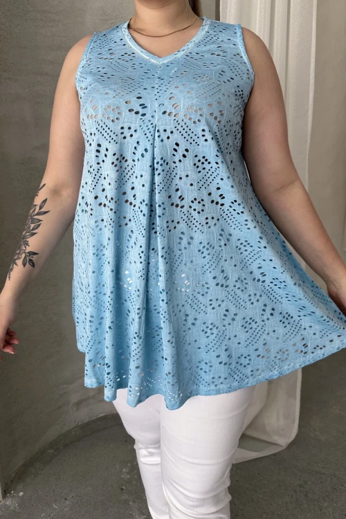 Büyük Beden V Yaka Sıfır Kol Dantel Detaylı Astarsız Bluz 302965