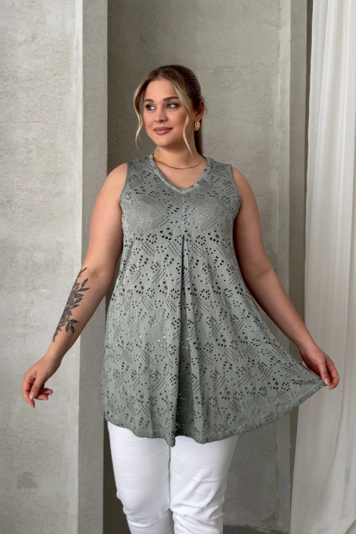 Büyük Beden V Yaka Sıfır Kol Dantel Detaylı Astarsız Bluz 302964