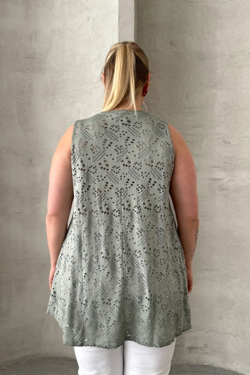 Büyük Beden V Yaka Sıfır Kol Dantel Detaylı Astarsız Bluz 302964