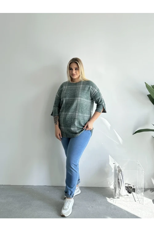 Büyük Beden Yarım Kollu Düğme Detaylı Yumuşak Dokulu Kazak 302780