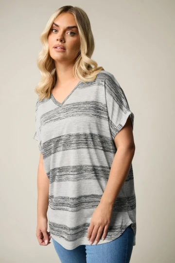 Büyük Beden Kısa Kol V Yaka Eteği Oval Kesim Çizgili Bluz 303993