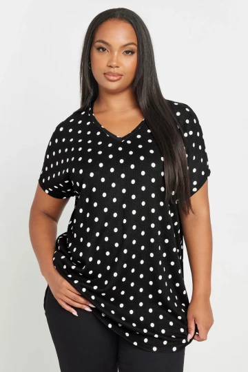 Büyük Beden Kısa Kollu V Yaka Puantiyeli Bluz 303497