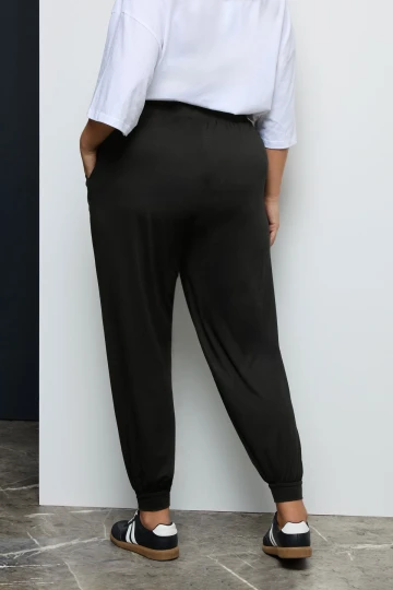 Büyük Beden Paçası ve Beli Lastikli Cepli İnce Pantolon 143299