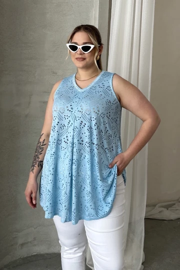 Büyük Beden V Yaka Sıfır Kol Dantel Detaylı Astarsız Bluz 302965