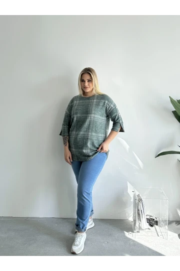 Büyük Beden Yarım Kollu Düğme Detaylı Yumuşak Dokulu Kazak 302780