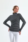 Uzun Kollu Boğazlı İnce Çizgili Normal Kalıp Triko Bluz İZ12010335
